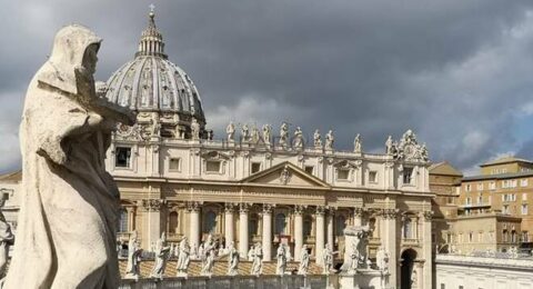 2023-04-04-vaticano-nuvole-114191660x368